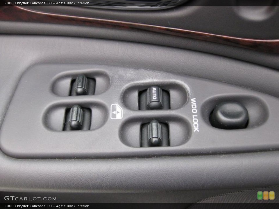 Agate Black Interior Controls for the 2000 Chrysler Concorde LXi #46114070