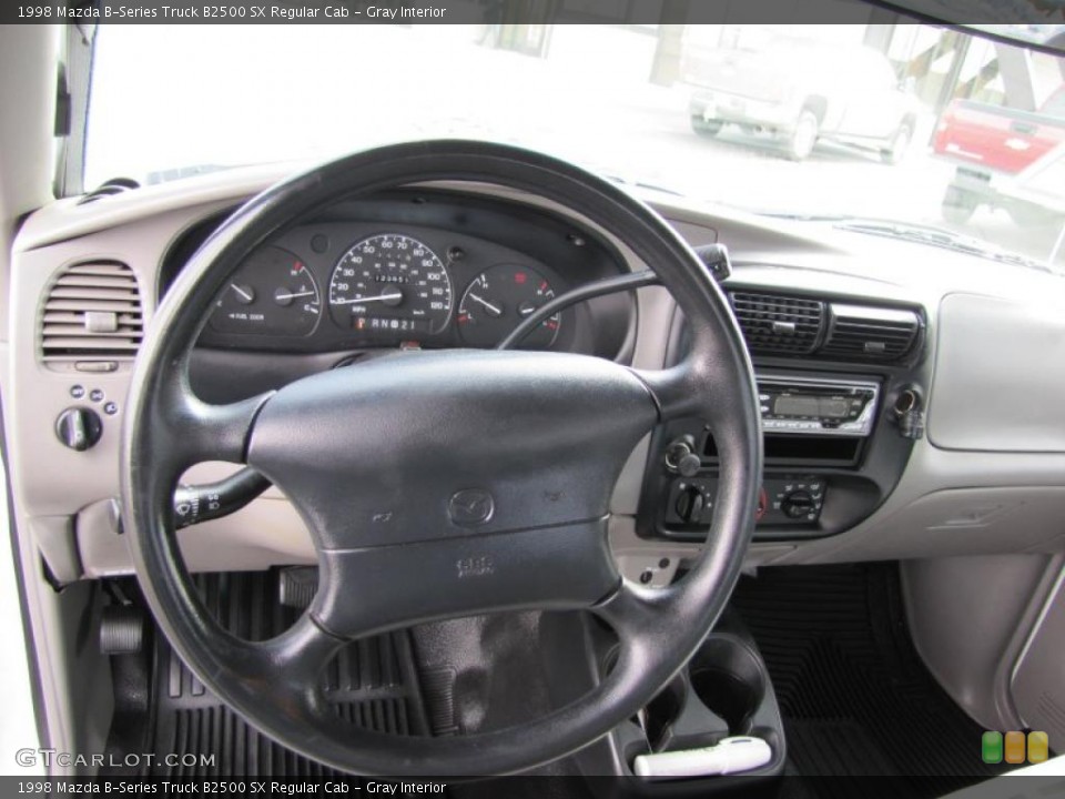 Gray Interior Photo for the 1998 Mazda B-Series Truck B2500 SX Regular Cab #46118650