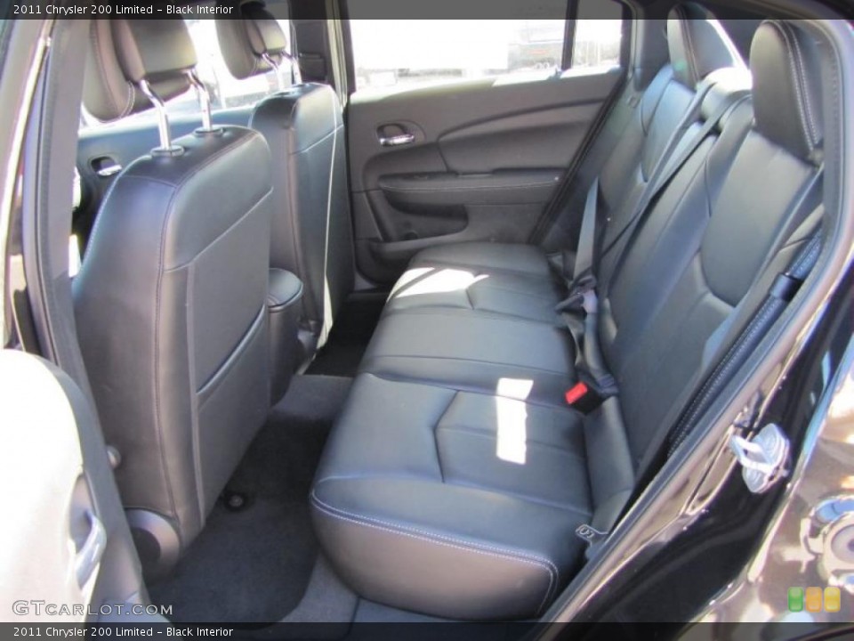 Black Interior Photo for the 2011 Chrysler 200 Limited #46121103