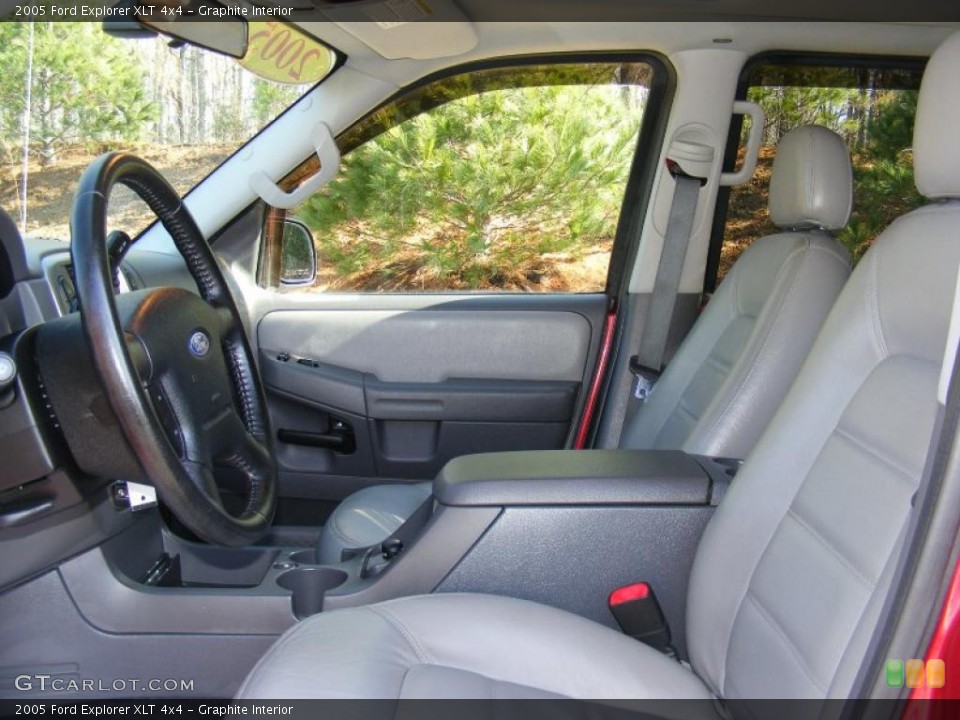 Graphite Interior Photo for the 2005 Ford Explorer XLT 4x4 #46123716