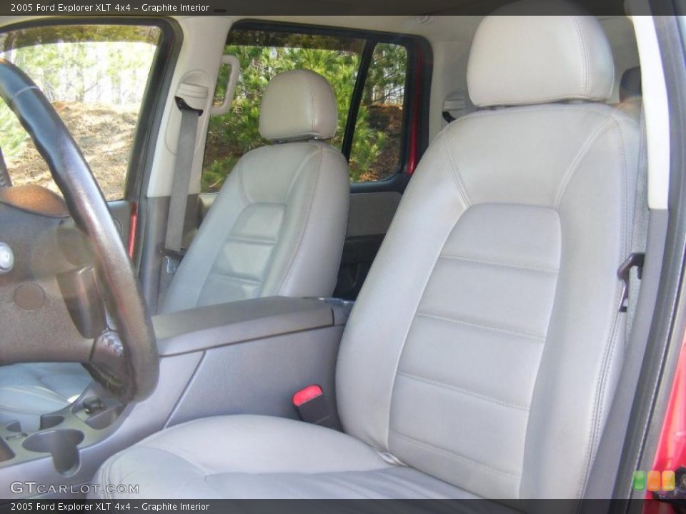 Graphite Interior Photo for the 2005 Ford Explorer XLT 4x4 #46123725
