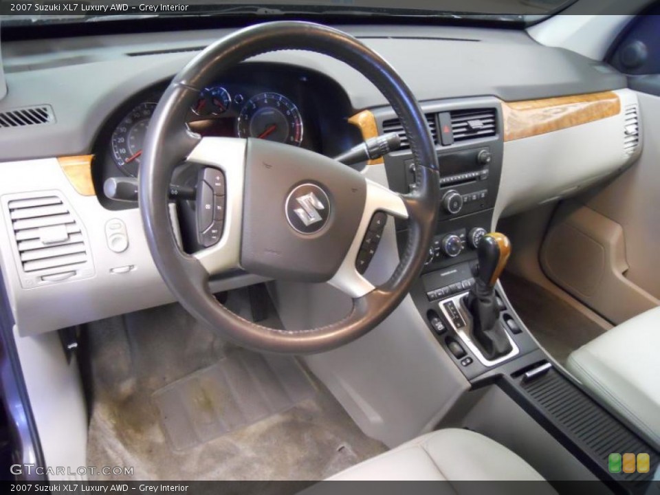Grey Interior Photo for the 2007 Suzuki XL7 Luxury AWD #46125642