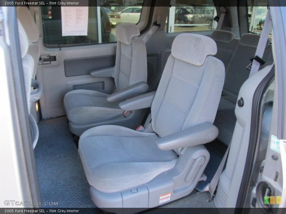 Flint Grey Interior Photo for the 2005 Ford Freestar SEL #46127667