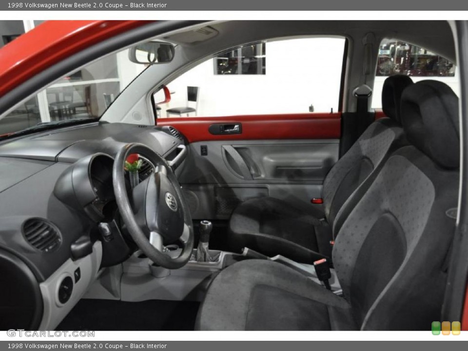 Black Interior Photo for the 1998 Volkswagen New Beetle 2.0 Coupe #46127911