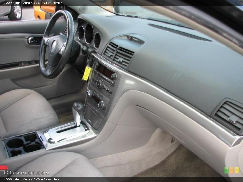 Gray Interior Photo for the 2009 Saturn Aura XR V6 #46129096