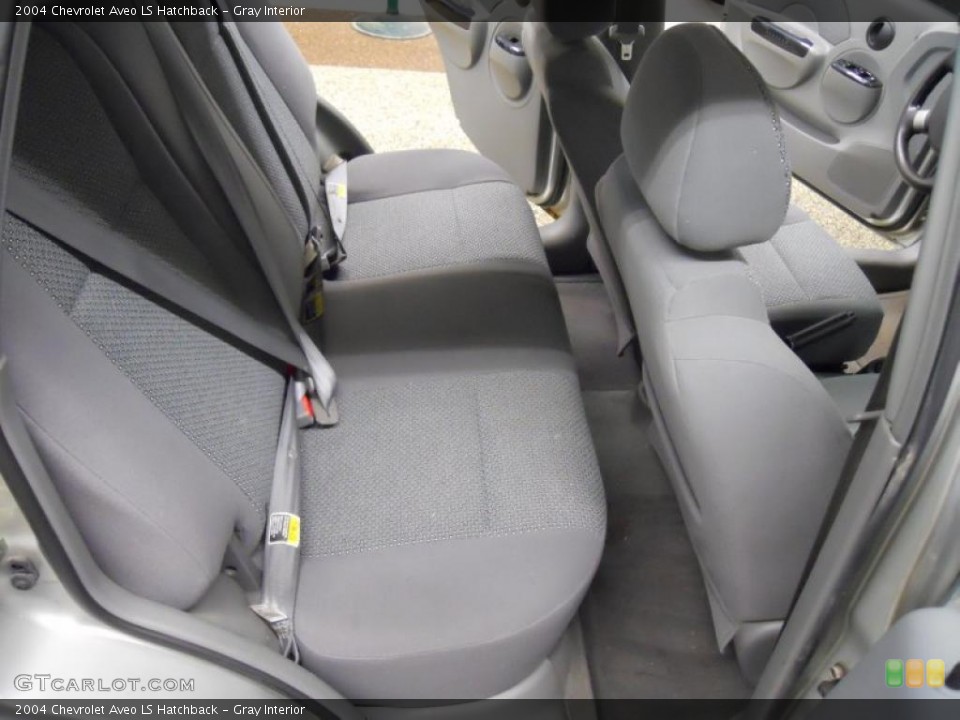 Gray Interior Photo for the 2004 Chevrolet Aveo LS Hatchback #46129144