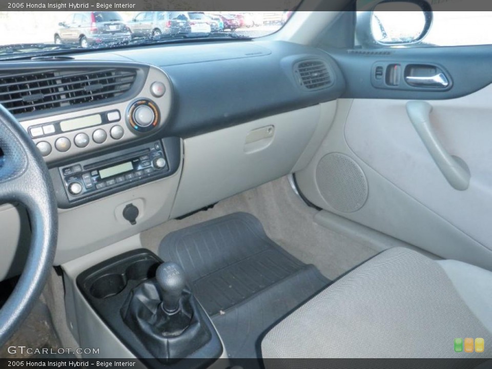 Beige Interior Photo for the 2006 Honda Insight Hybrid #46129633