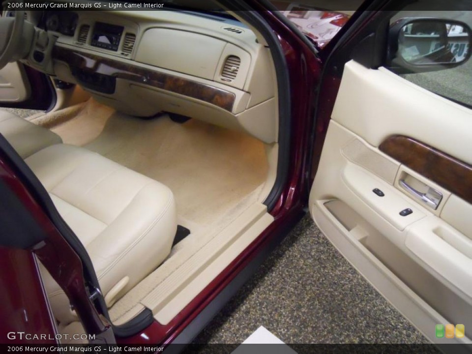 Light Camel Interior Photo for the 2006 Mercury Grand Marquis GS #46131685