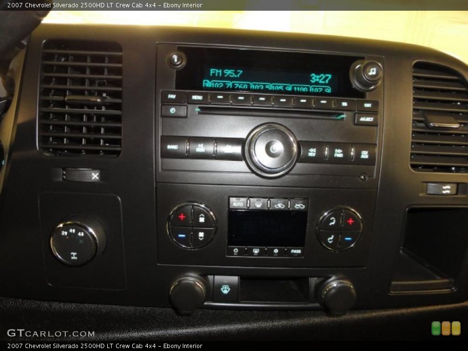 Ebony Interior Controls for the 2007 Chevrolet Silverado 2500HD LT Crew Cab 4x4 #46132201
