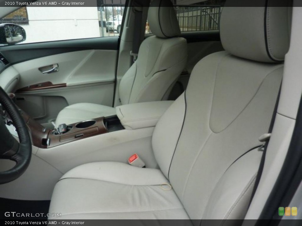 Gray Interior Photo for the 2010 Toyota Venza V6 AWD #46136032
