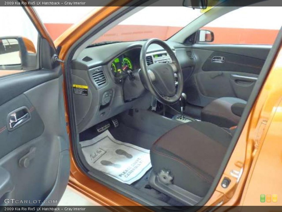 Gray Interior Photo for the 2009 Kia Rio Rio5 LX Hatchback #46136827