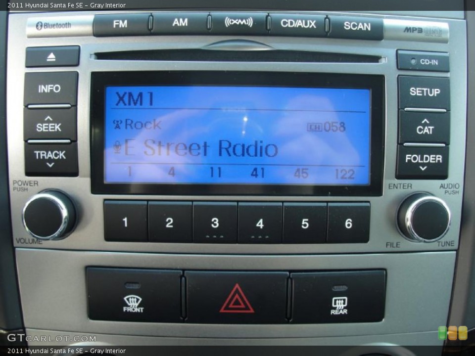 Gray Interior Controls for the 2011 Hyundai Santa Fe SE #46137772