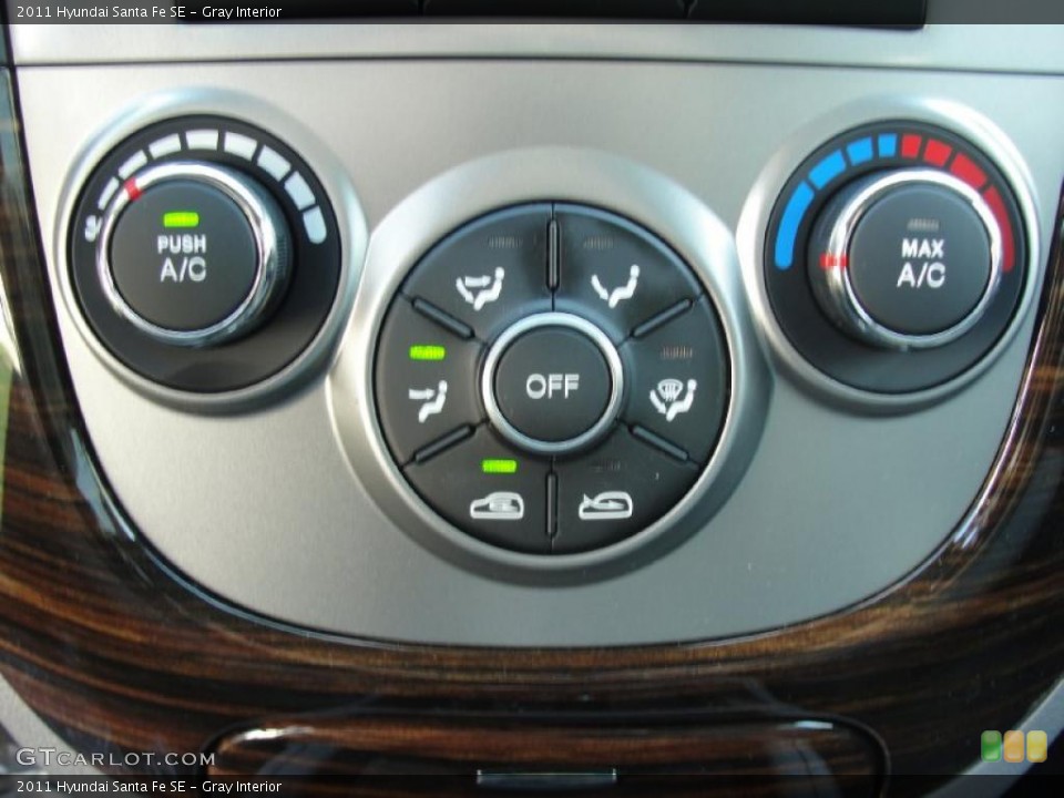 Gray Interior Controls for the 2011 Hyundai Santa Fe SE #46137778