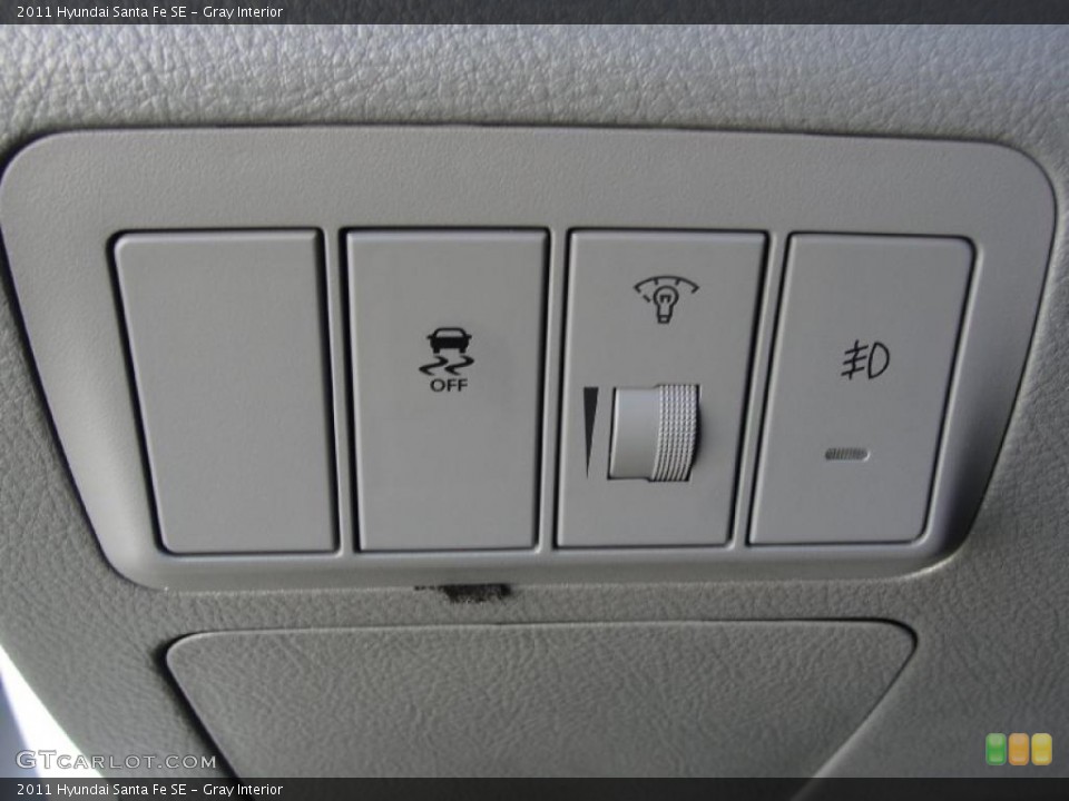 Gray Interior Controls for the 2011 Hyundai Santa Fe SE #46137811
