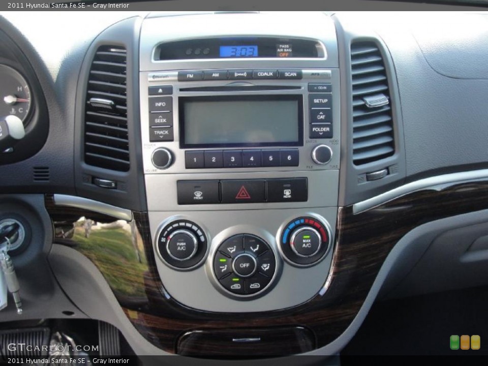 Gray Interior Controls for the 2011 Hyundai Santa Fe SE #46138051