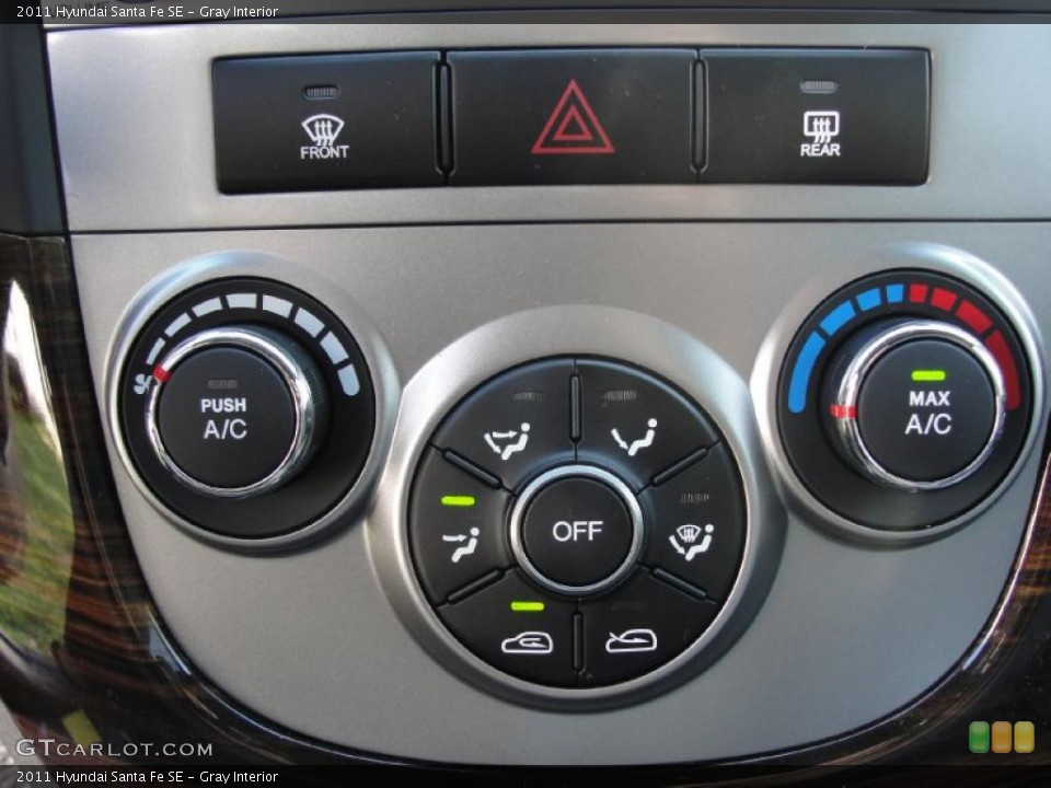Gray Interior Controls for the 2011 Hyundai Santa Fe SE #46138063