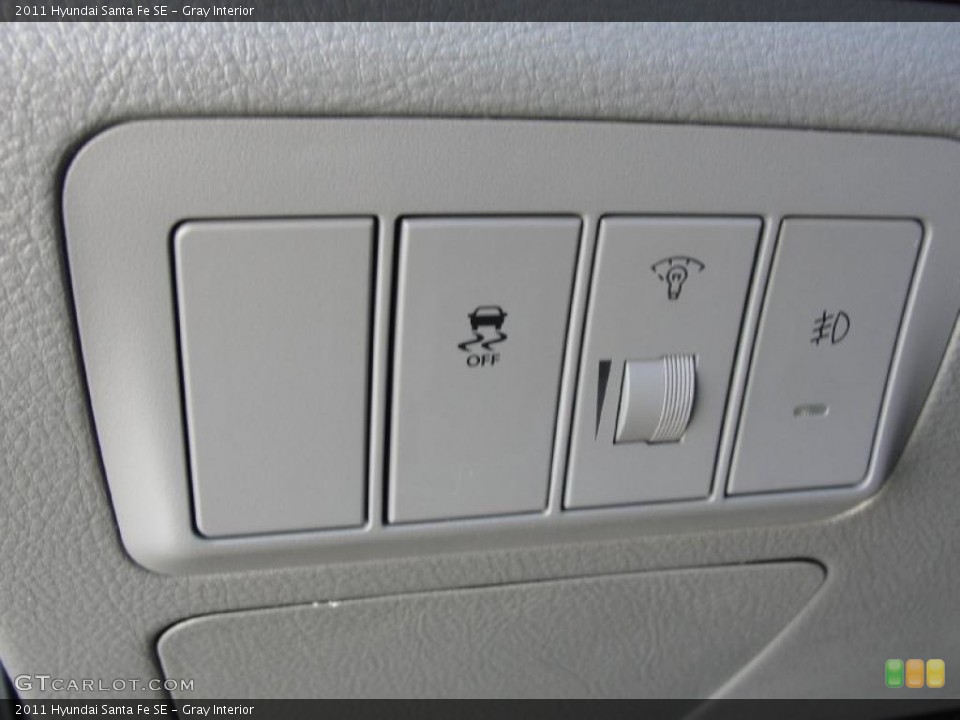 Gray Interior Controls for the 2011 Hyundai Santa Fe SE #46138090
