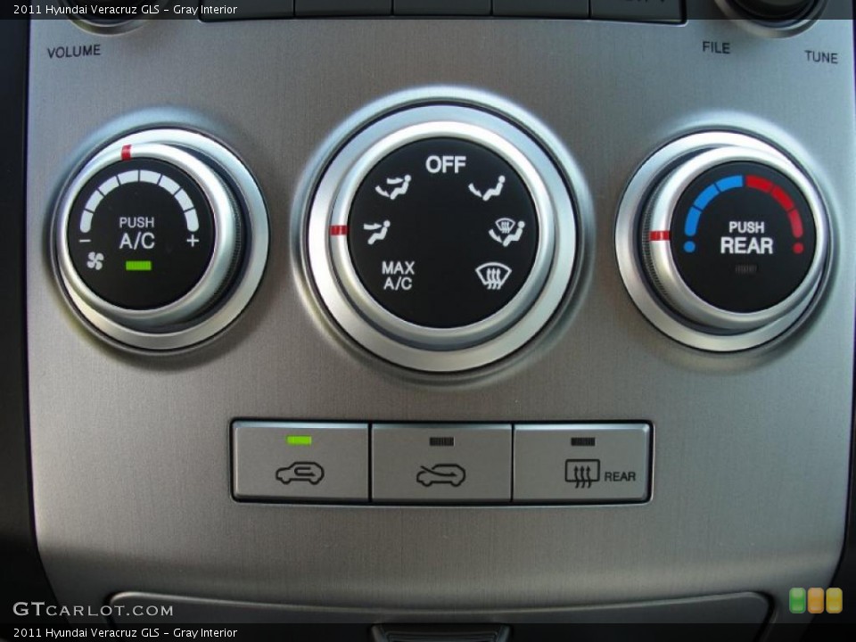 Gray Interior Controls for the 2011 Hyundai Veracruz GLS #46141789