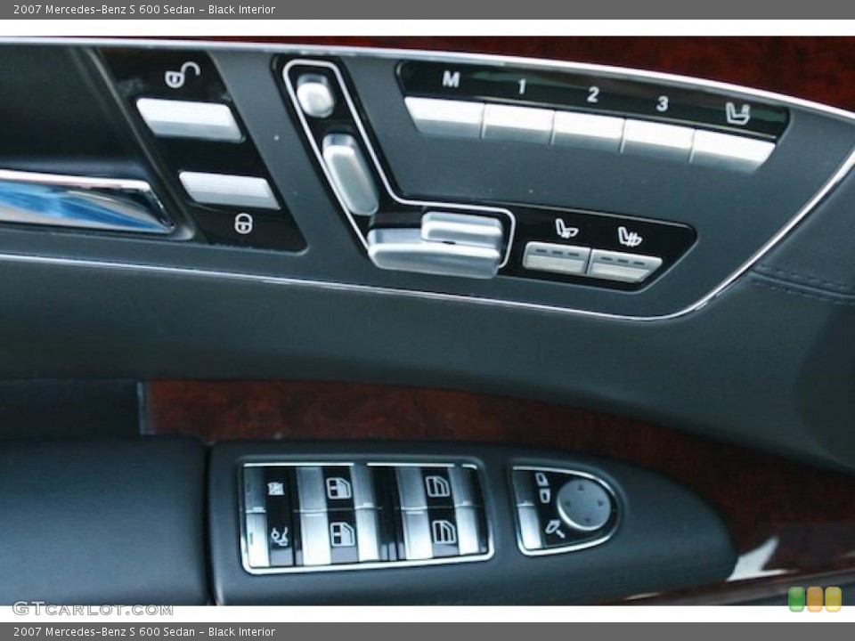 Black Interior Controls for the 2007 Mercedes-Benz S 600 Sedan #46141831