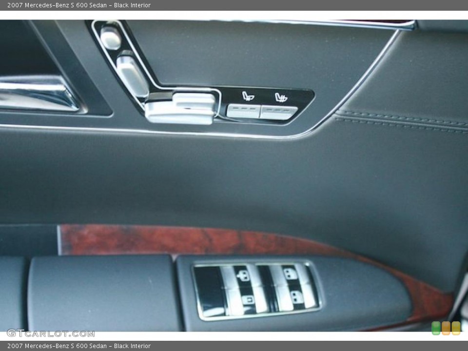 Black Interior Controls for the 2007 Mercedes-Benz S 600 Sedan #46142011