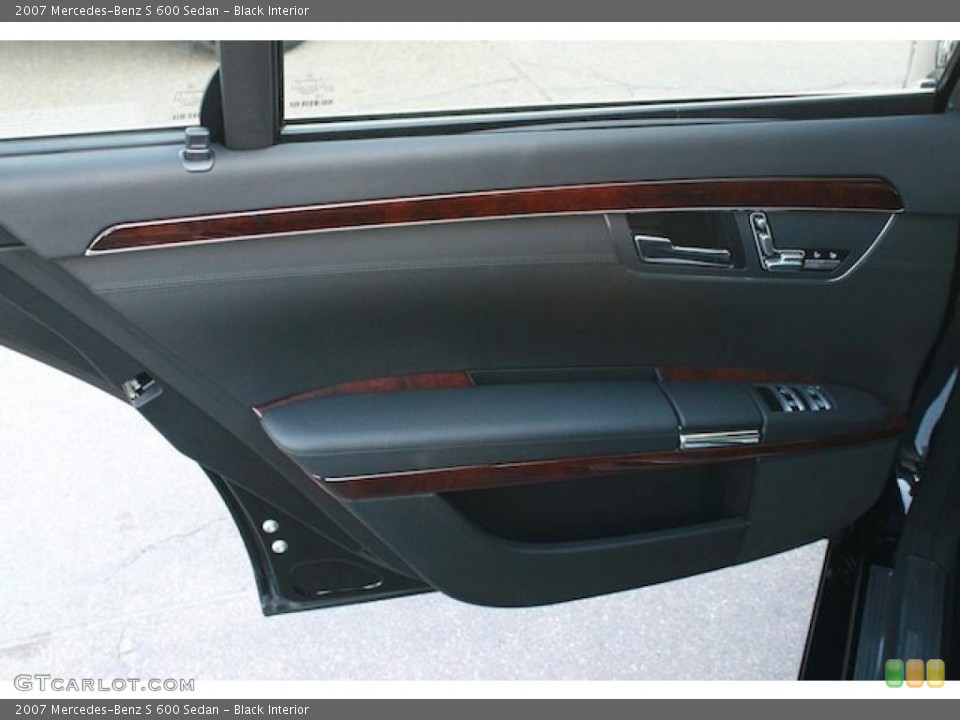 Black Interior Door Panel for the 2007 Mercedes-Benz S 600 Sedan #46142083