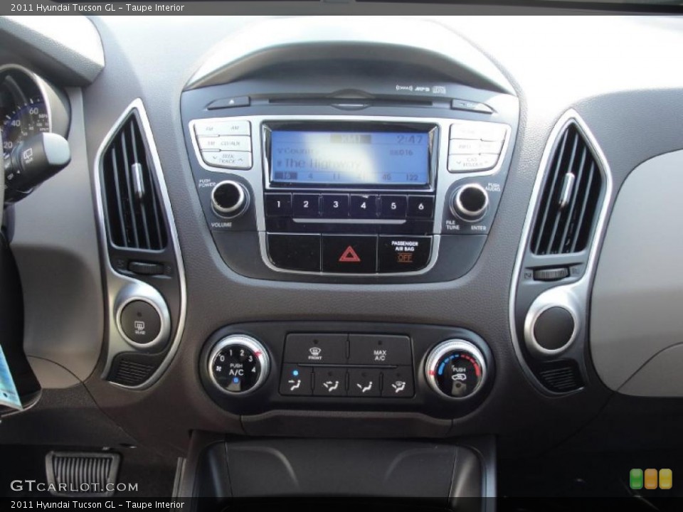 Taupe Interior Controls for the 2011 Hyundai Tucson GL #46142194