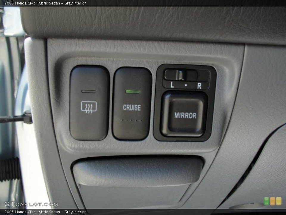 Gray Interior Controls for the 2005 Honda Civic Hybrid Sedan #46144195