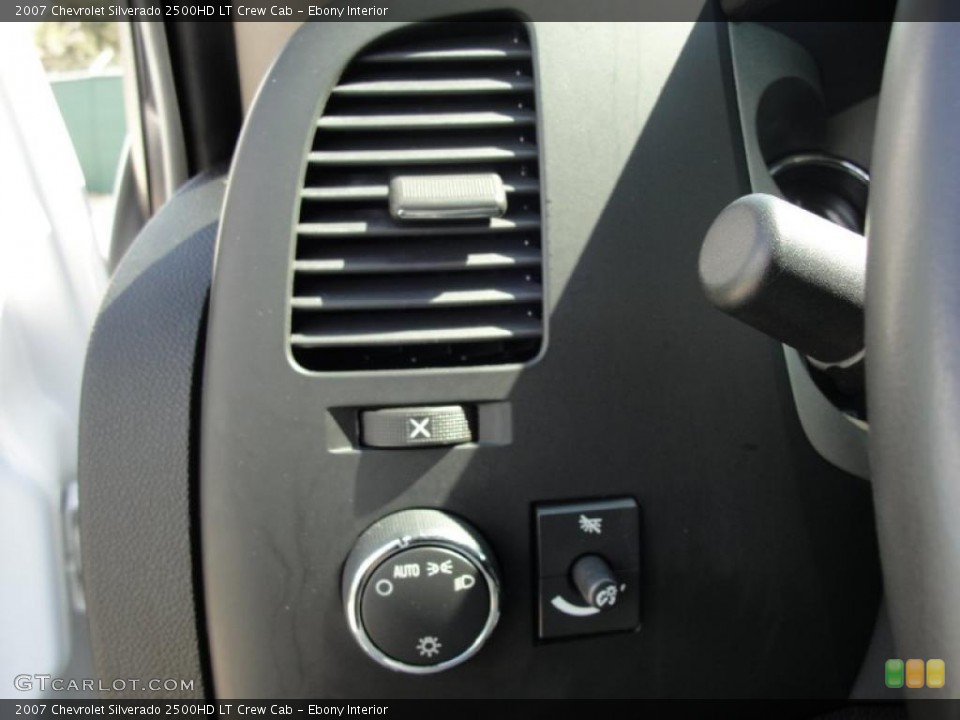 Ebony Interior Controls for the 2007 Chevrolet Silverado 2500HD LT Crew Cab #46144765