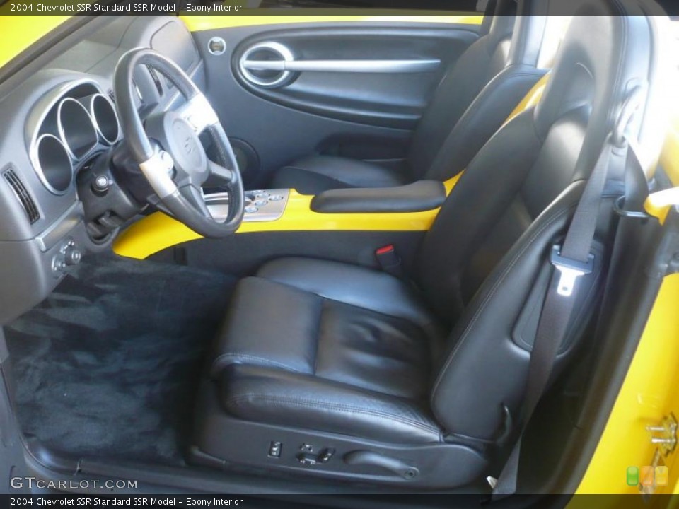 Ebony Interior Photo for the 2004 Chevrolet SSR  #46162770