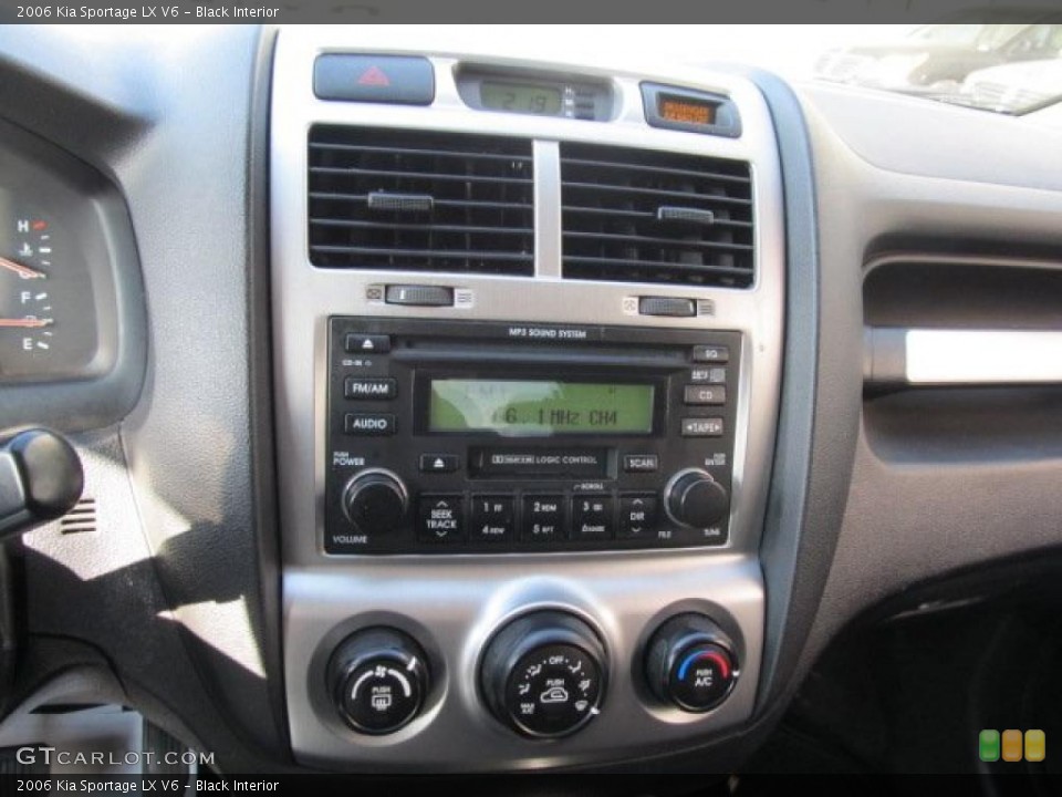 Black Interior Controls for the 2006 Kia Sportage LX V6 #46167923