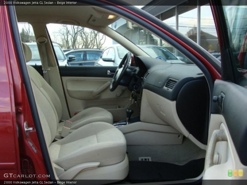 Beige Interior Photo for the 2000 Volkswagen Jetta GL Sedan #46172421