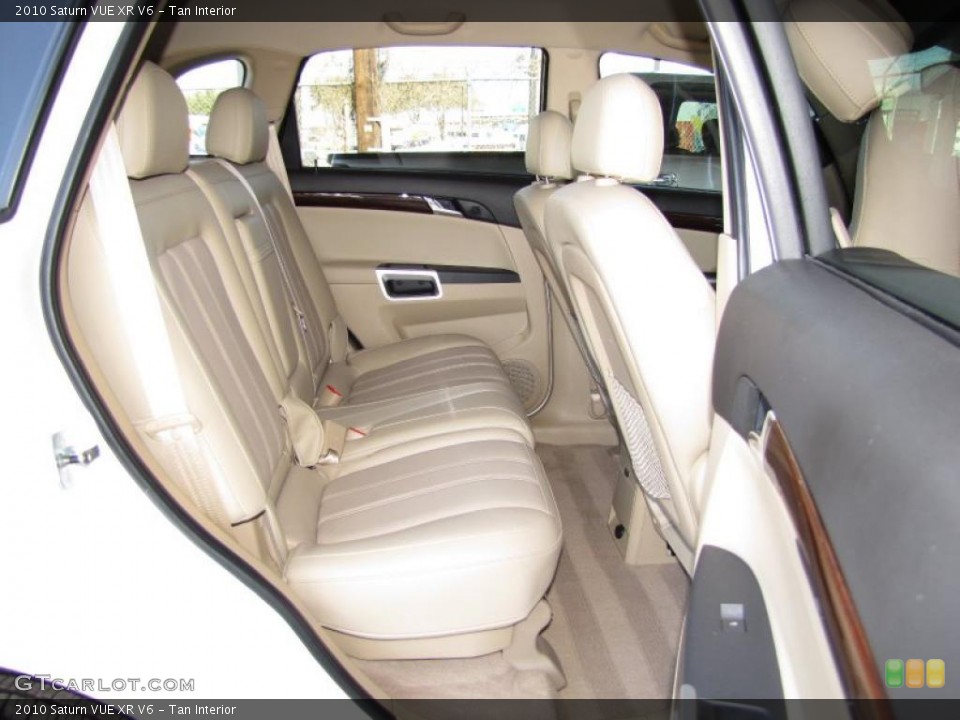 Tan Interior Photo for the 2010 Saturn VUE XR V6 #46173587