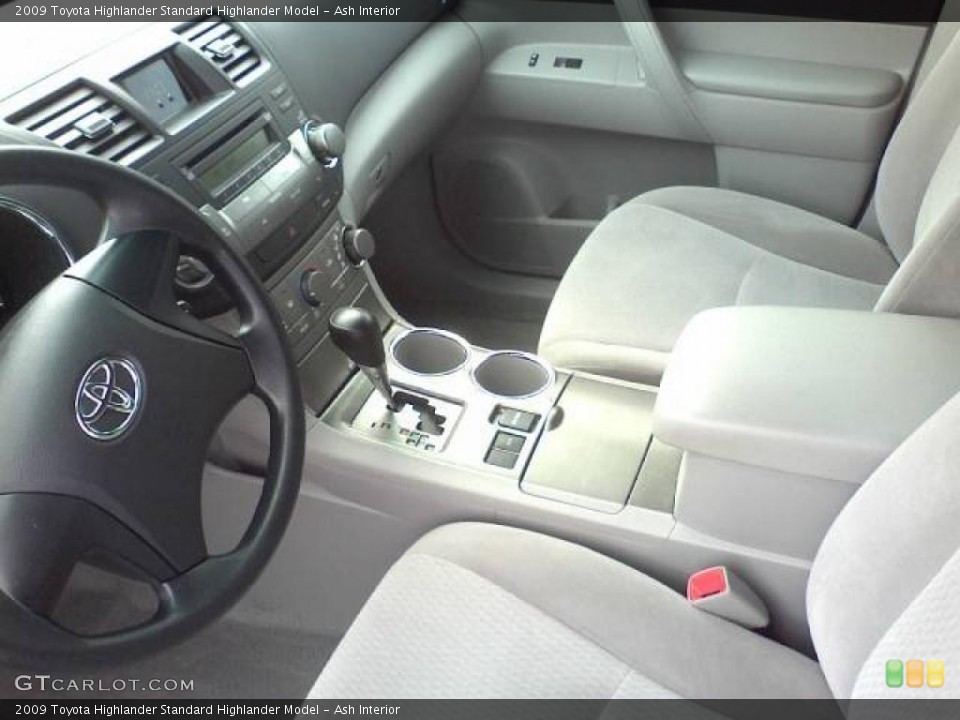 Ash Interior Photo for the 2009 Toyota Highlander  #46173785