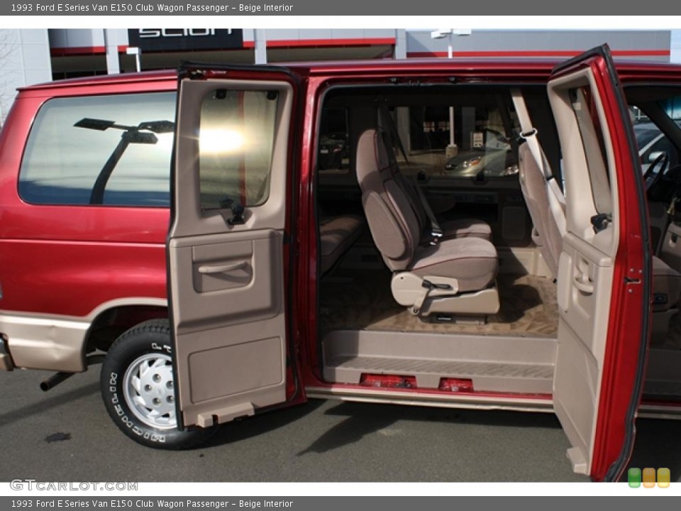 Beige Interior Photo for the 1993 Ford E Series Van E150 Club Wagon Passenger #46176105