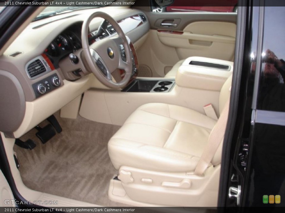 Light Cashmere/Dark Cashmere Interior Photo for the 2011 Chevrolet Suburban LT 4x4 #46176810