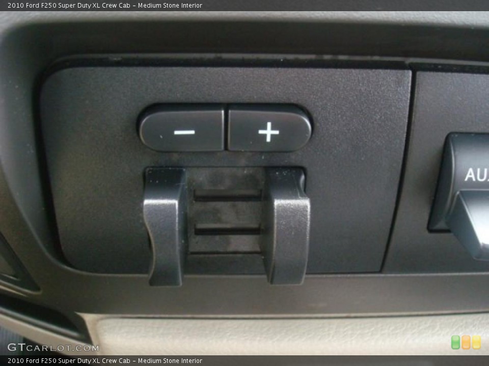 Medium Stone Interior Controls for the 2010 Ford F250 Super Duty XL Crew Cab #46177416