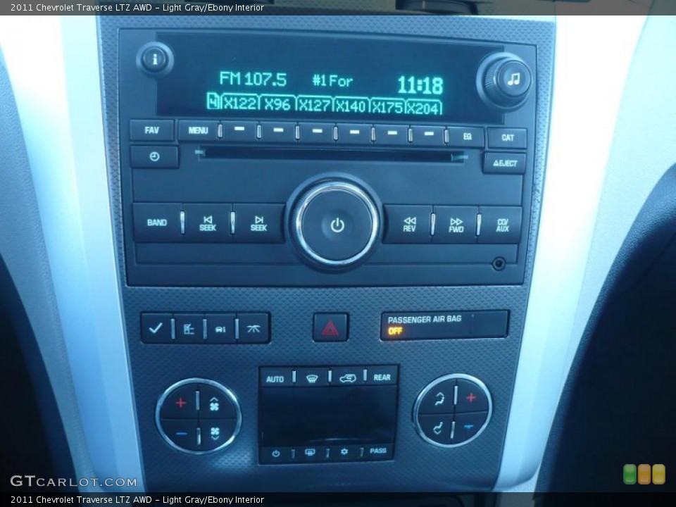 Light Gray/Ebony Interior Controls for the 2011 Chevrolet Traverse LTZ AWD #46180944