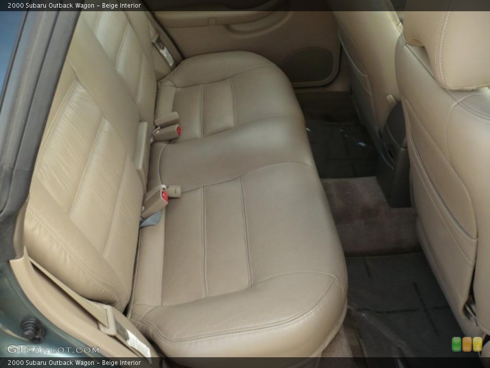 Beige Interior Photo for the 2000 Subaru Outback Wagon #46181448