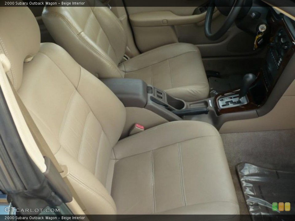 Beige Interior Photo for the 2000 Subaru Outback Wagon #46181463