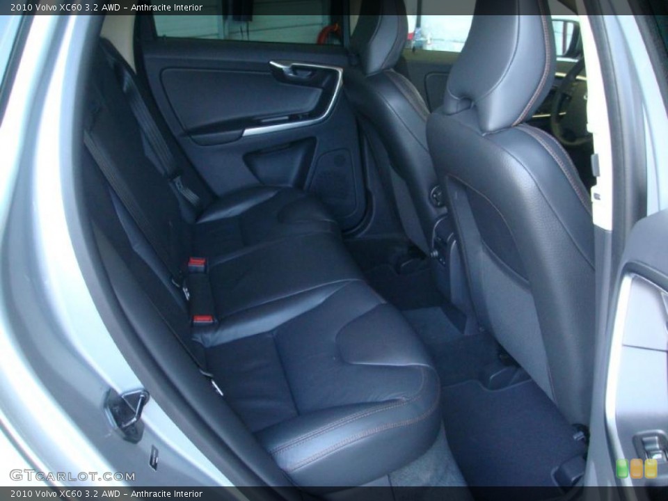 Anthracite Interior Photo for the 2010 Volvo XC60 3.2 AWD #46187208