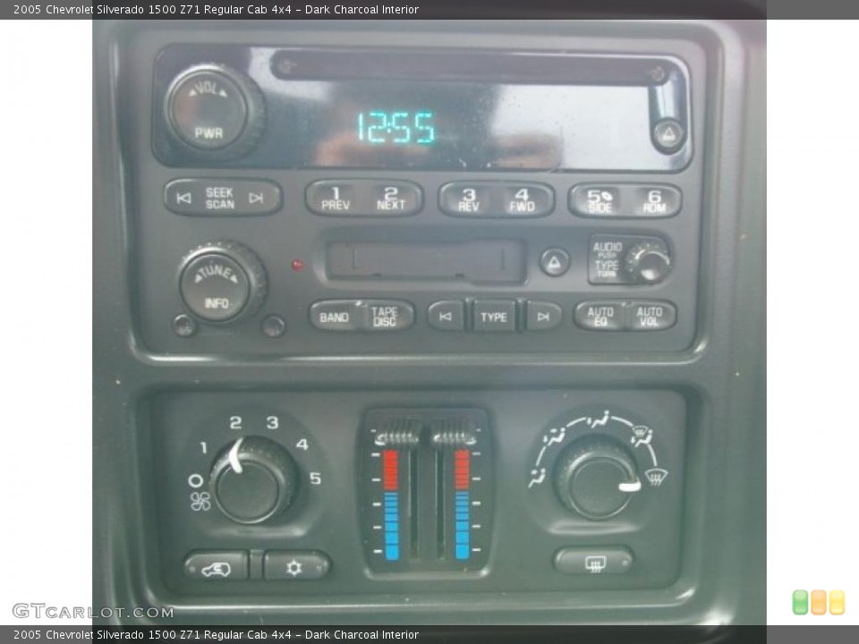 Dark Charcoal Interior Controls for the 2005 Chevrolet Silverado 1500 Z71 Regular Cab 4x4 #46196987