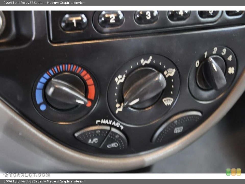 Medium Graphite Interior Controls for the 2004 Ford Focus SE Sedan #46198127