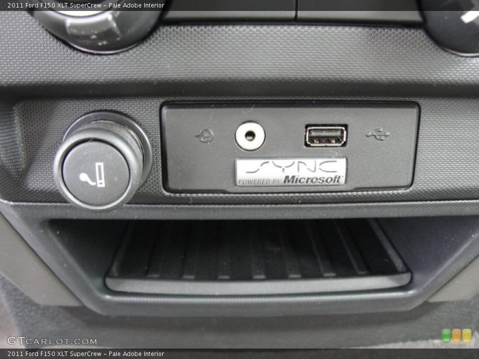 Pale Adobe Interior Controls for the 2011 Ford F150 XLT SuperCrew #46201808
