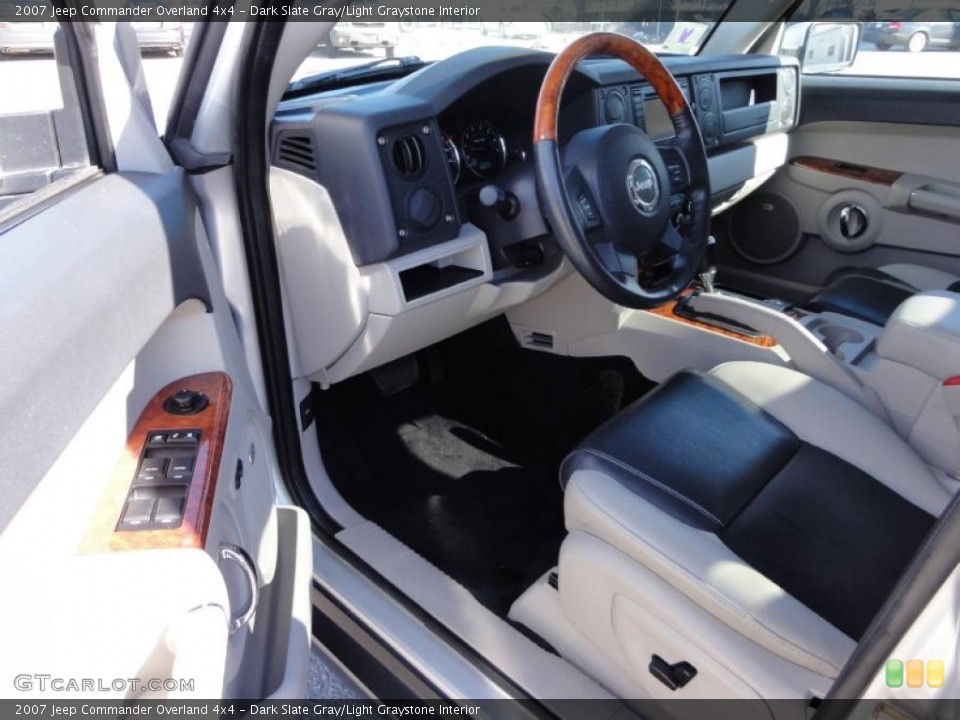Dark Slate Gray/Light Graystone Interior Photo for the 2007 Jeep Commander Overland 4x4 #46211204
