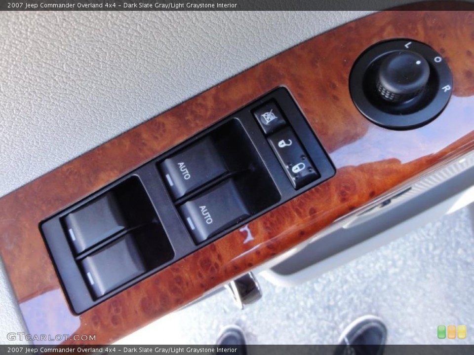 Dark Slate Gray/Light Graystone Interior Controls for the 2007 Jeep Commander Overland 4x4 #46211222