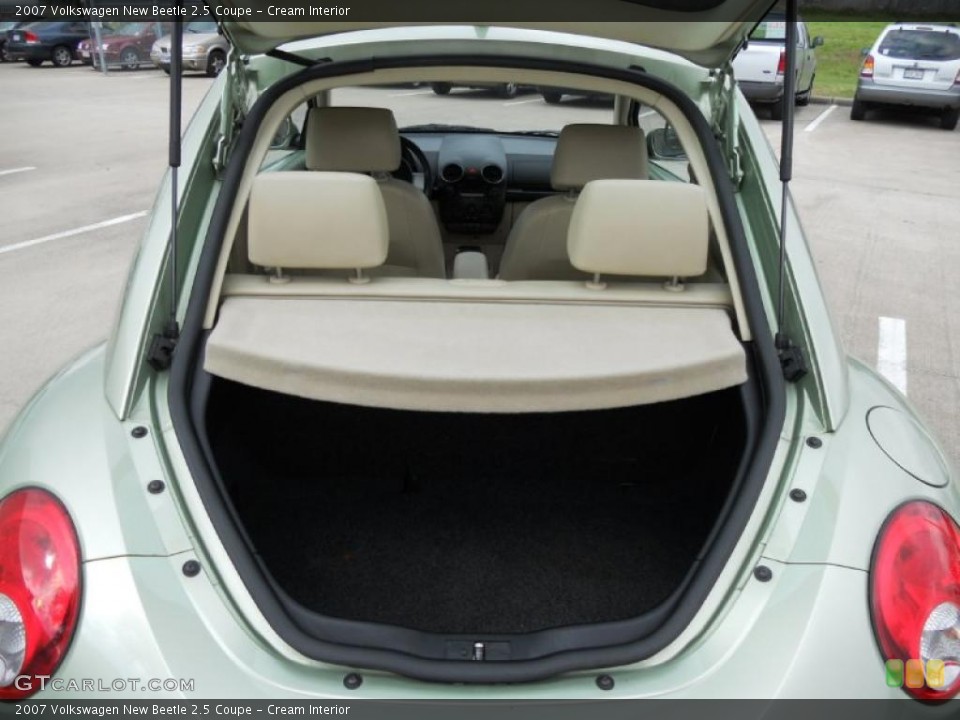 Cream Interior Trunk for the 2007 Volkswagen New Beetle 2.5 Coupe #46234283