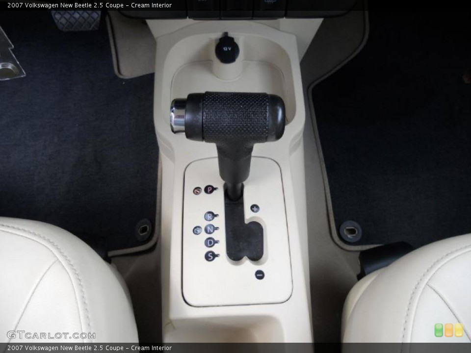 Cream Interior Transmission for the 2007 Volkswagen New Beetle 2.5 Coupe #46234418