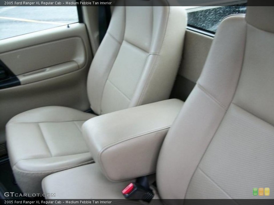 Medium Pebble Tan Interior Photo for the 2005 Ford Ranger XL Regular Cab #46252174