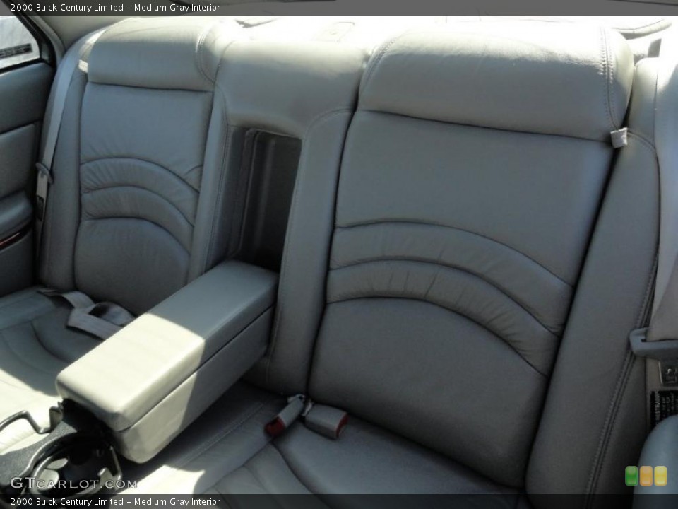 Medium Gray Interior Photo for the 2000 Buick Century Limited #46256365