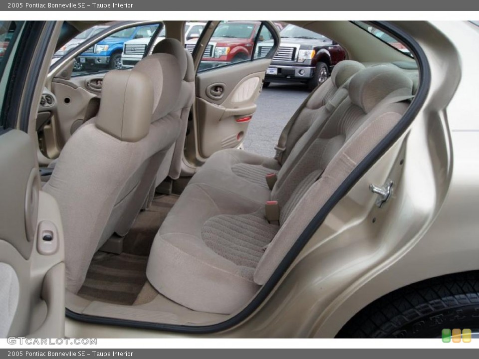 Taupe Interior Photo for the 2005 Pontiac Bonneville SE #46259344